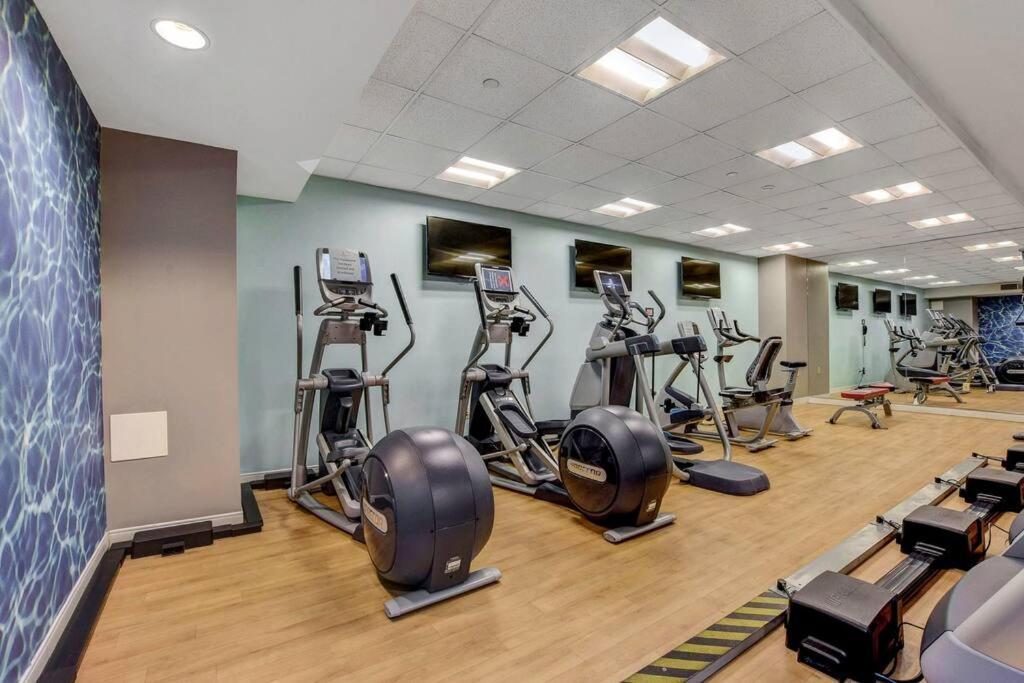 Ultimate Las Vegas Getaway One Bedroom Suite With Balcony, Kitchen, Gym, Pool & Free Parking Exterior photo