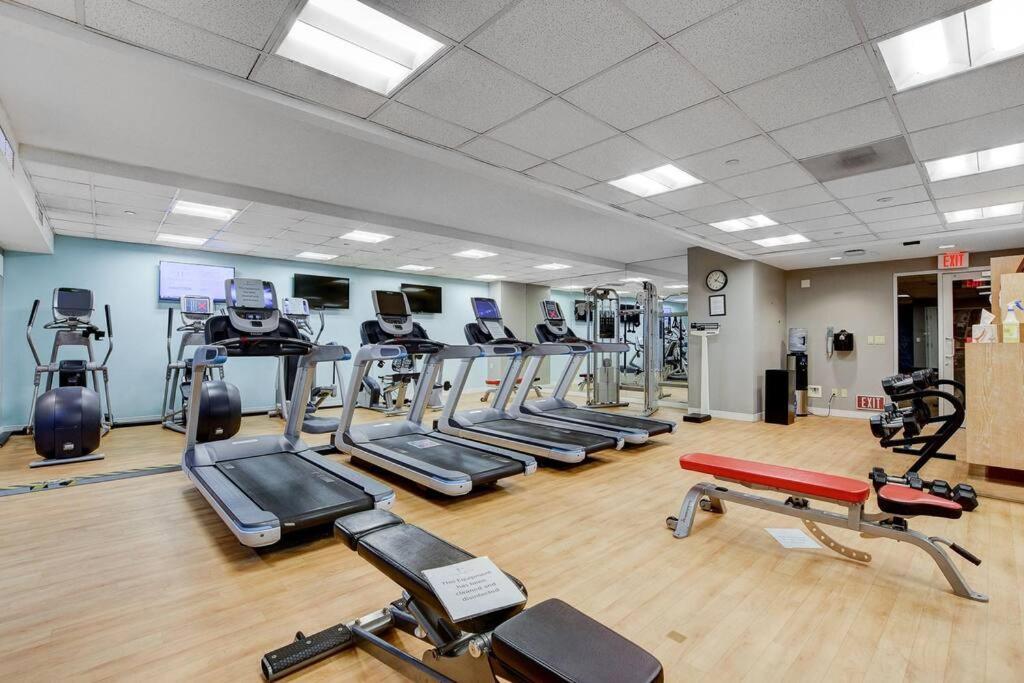 Ultimate Las Vegas Getaway One Bedroom Suite With Balcony, Kitchen, Gym, Pool & Free Parking Exterior photo