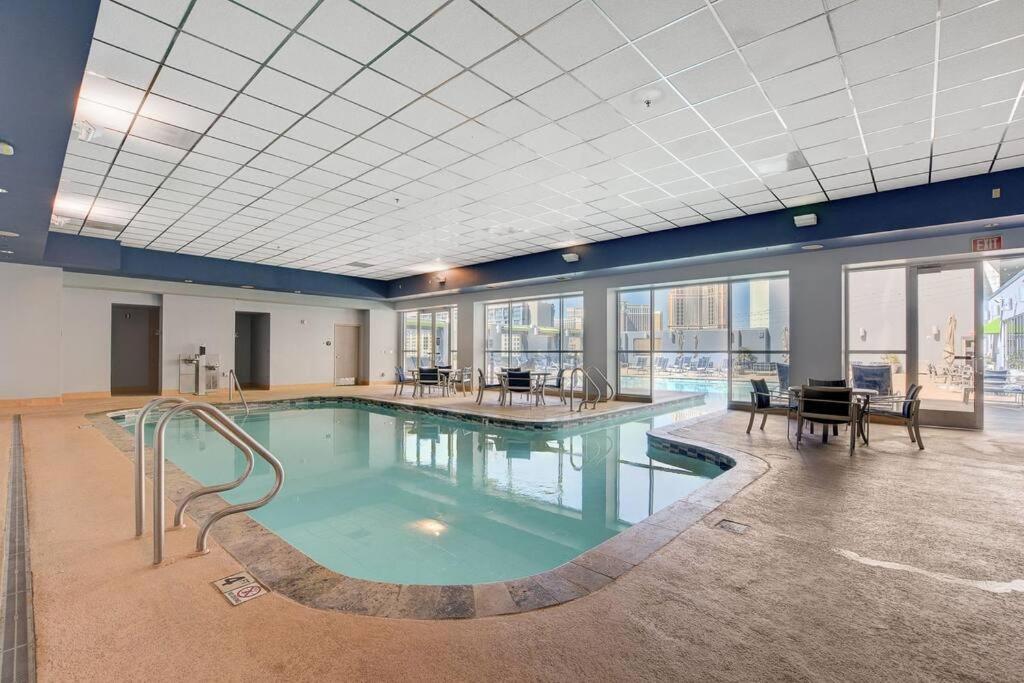 Ultimate Las Vegas Getaway One Bedroom Suite With Balcony, Kitchen, Gym, Pool & Free Parking Exterior photo