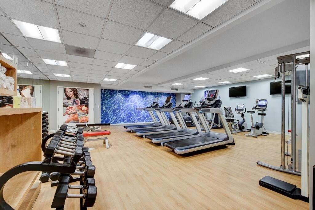 Ultimate Las Vegas Getaway One Bedroom Suite With Balcony, Kitchen, Gym, Pool & Free Parking Exterior photo