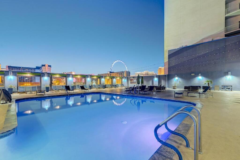 Ultimate Las Vegas Getaway One Bedroom Suite With Balcony, Kitchen, Gym, Pool & Free Parking Exterior photo