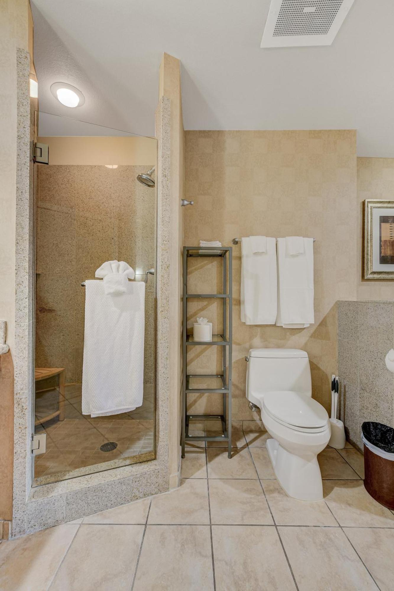 Ultimate Las Vegas Getaway One Bedroom Suite With Balcony, Kitchen, Gym, Pool & Free Parking Exterior photo